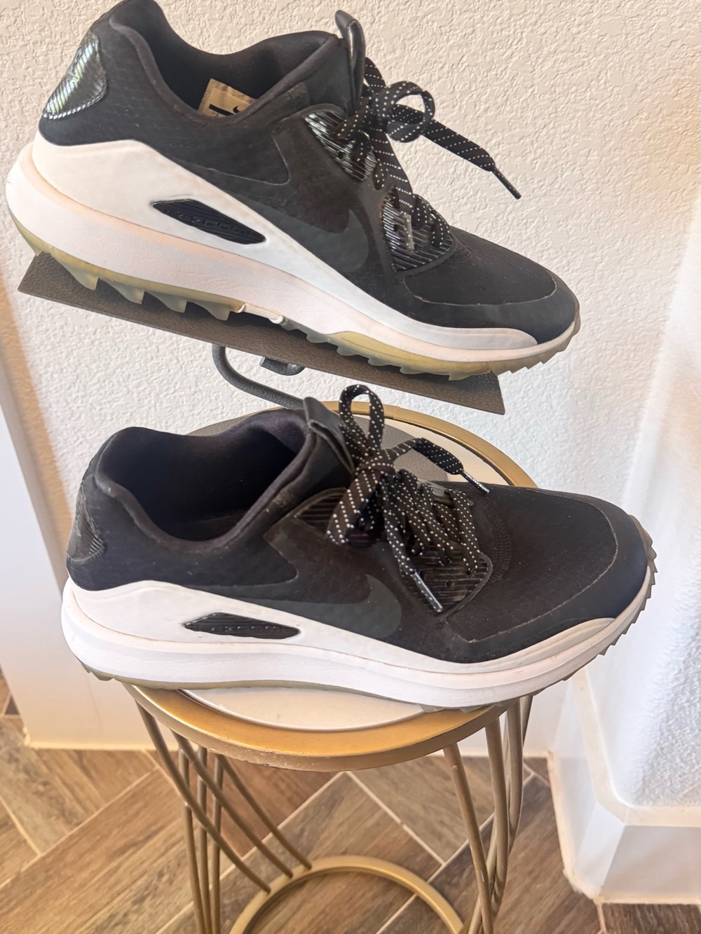 Nike Air Zoom 90 IT Black and White Golf Sneaker - Picture 6 of 10